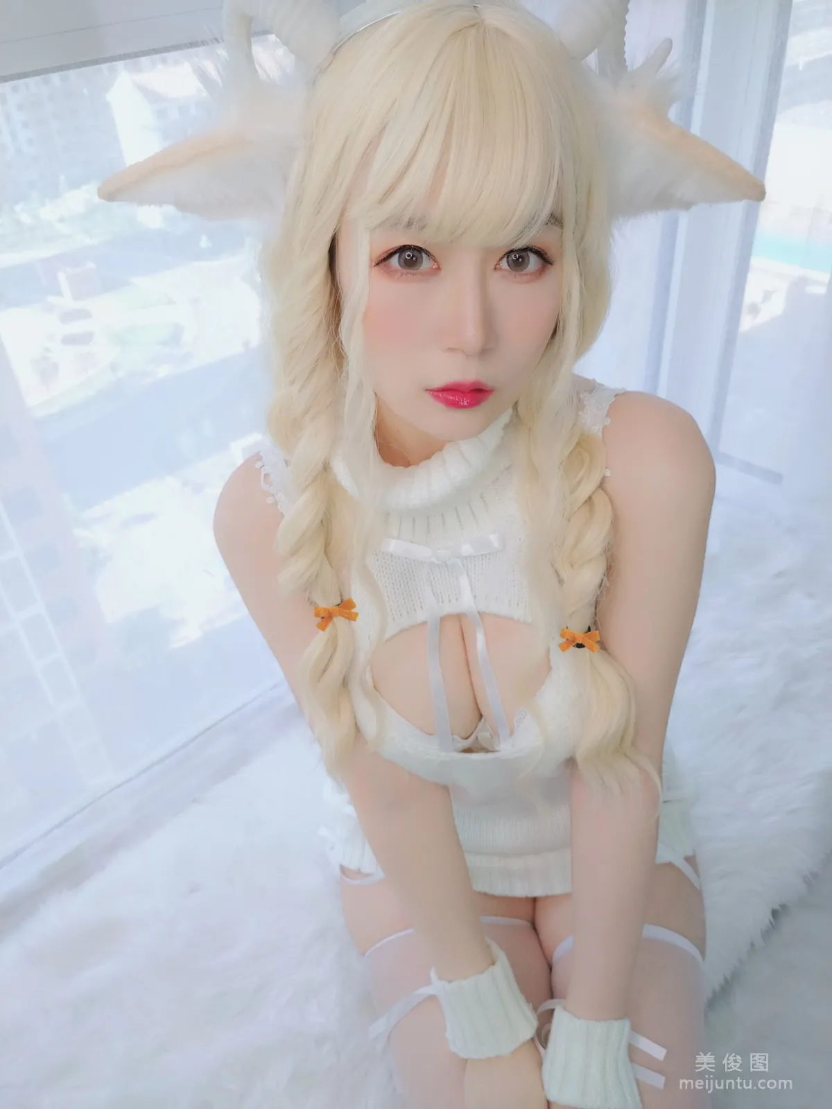 Coser小姐姐白銀 《小白羊》 寫真集 94