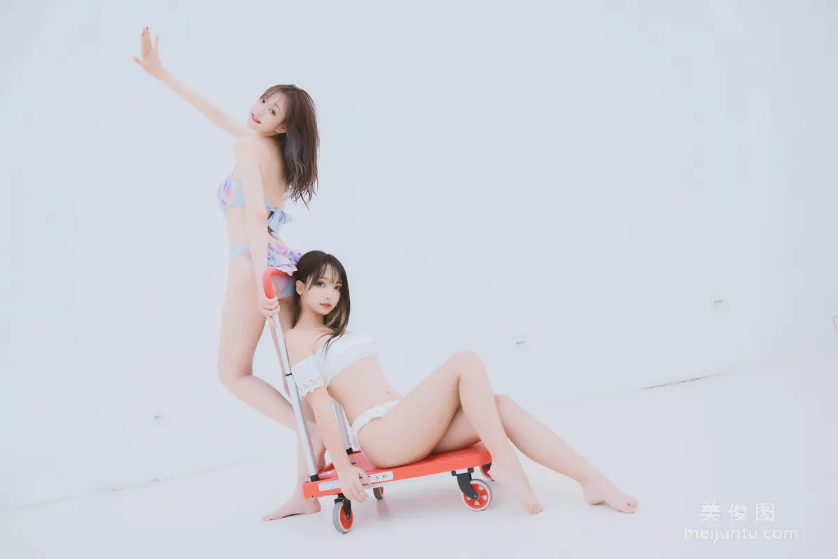 萝莉神楽板真冬 《笑颜水时计-夏日比基尼》 写真集78