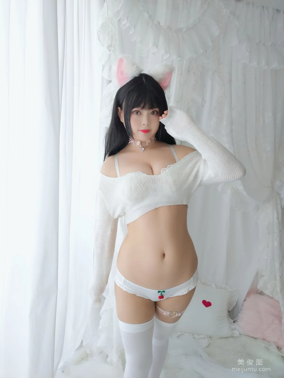 [COS福利] 萌系小姐姐-白烨- 《小奶貓》寫真集 14