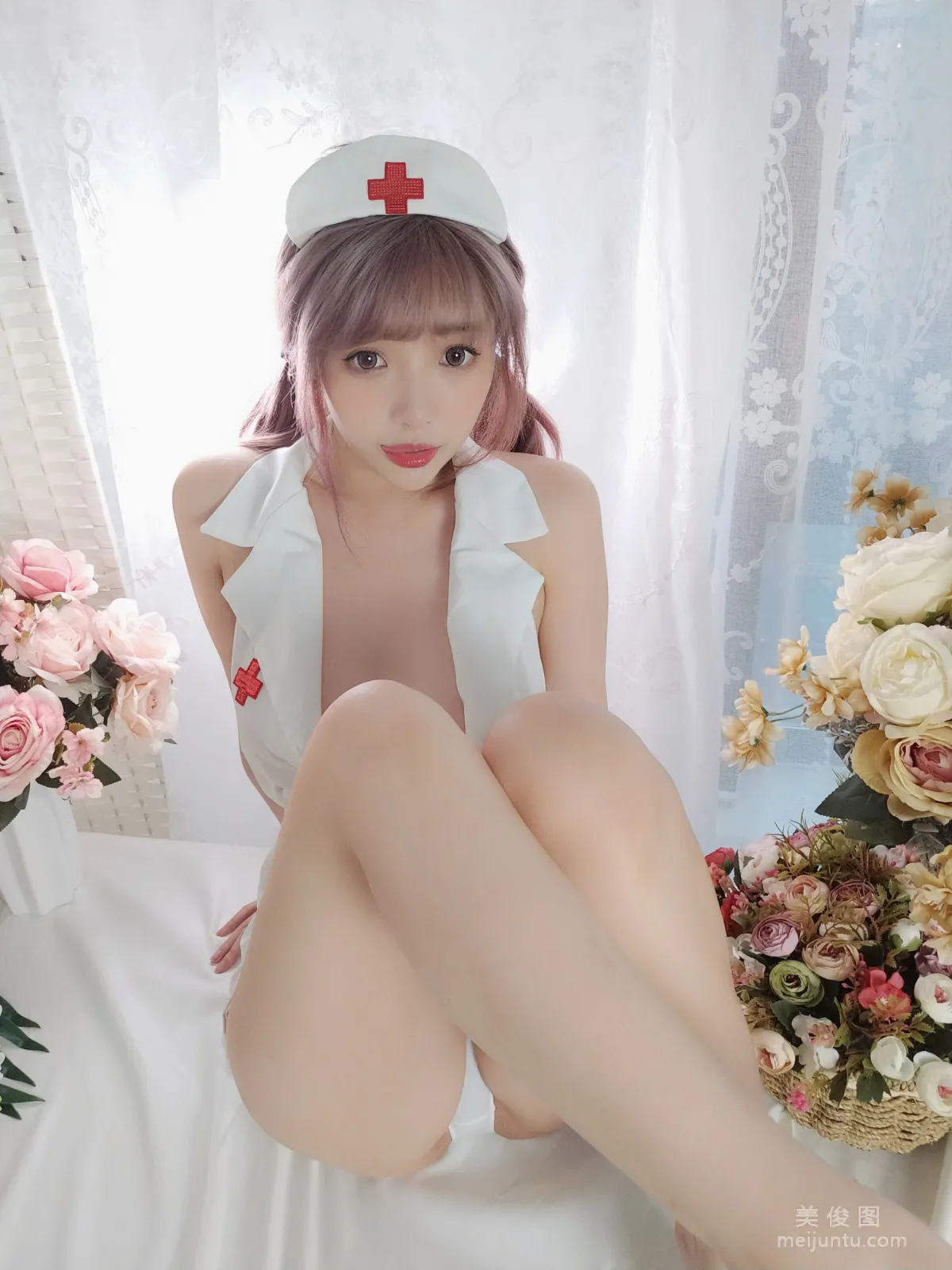 動漫博主雯妹 《護士》 寫真集 21