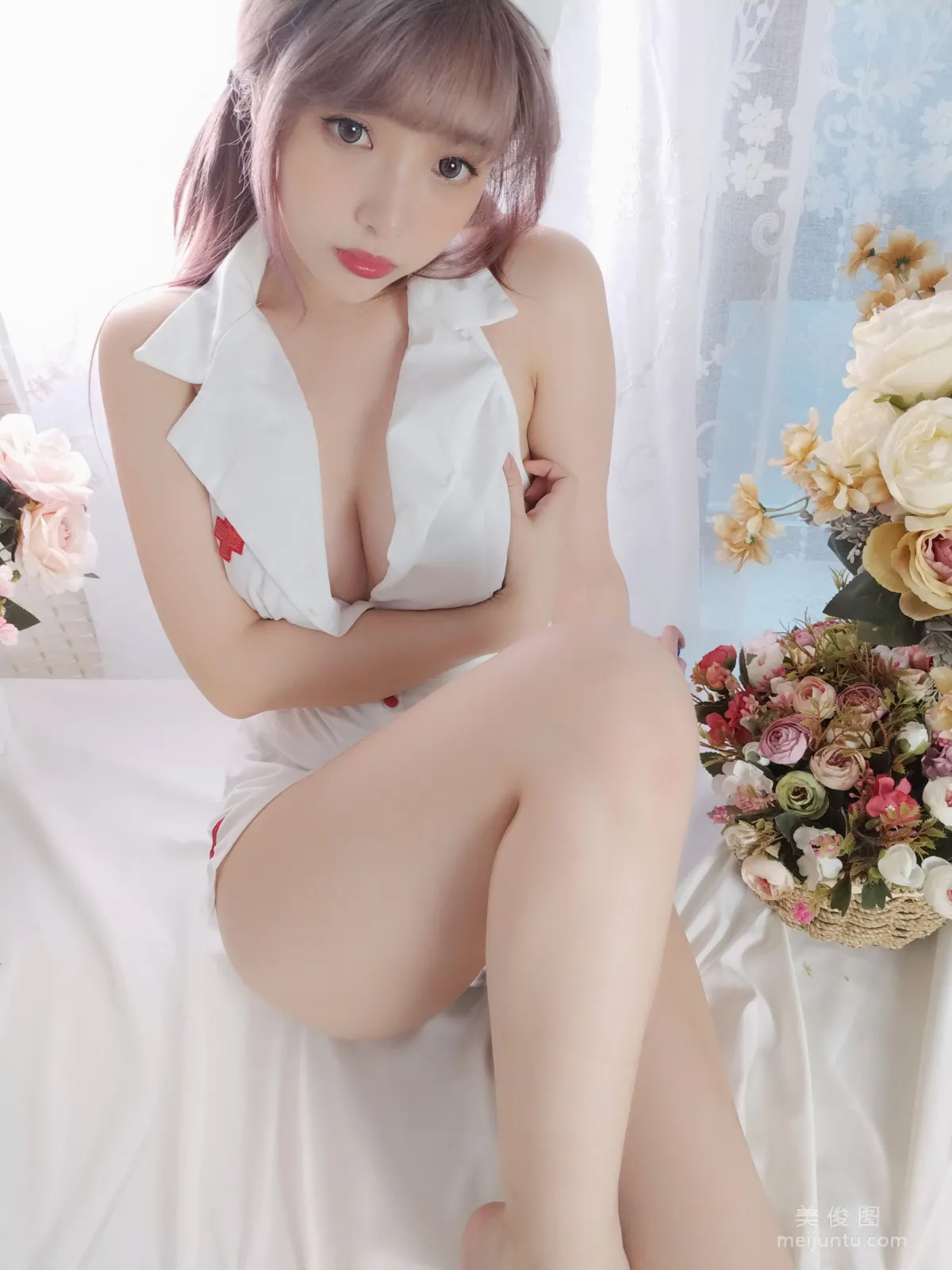 動漫博主雯妹 《護士》 寫真集 18