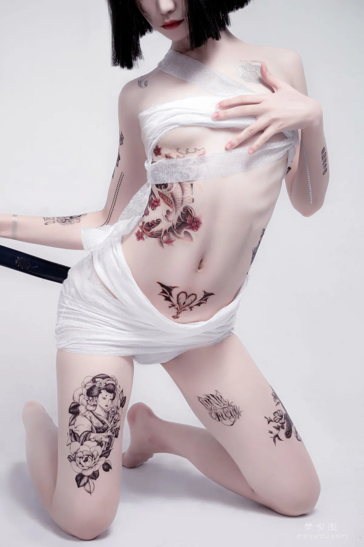 [COS福利] 動漫博主阮邑_Fairy 《綁帶和武士》 寫真集 26