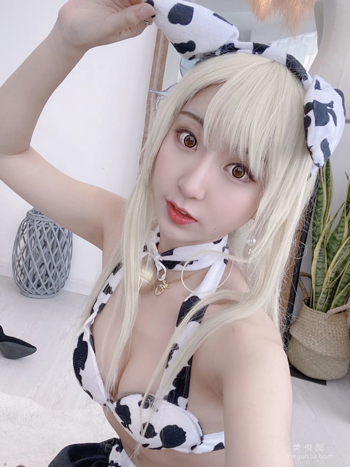 人氣Coser黑川 《星奈 奶牛》 寫真集 43