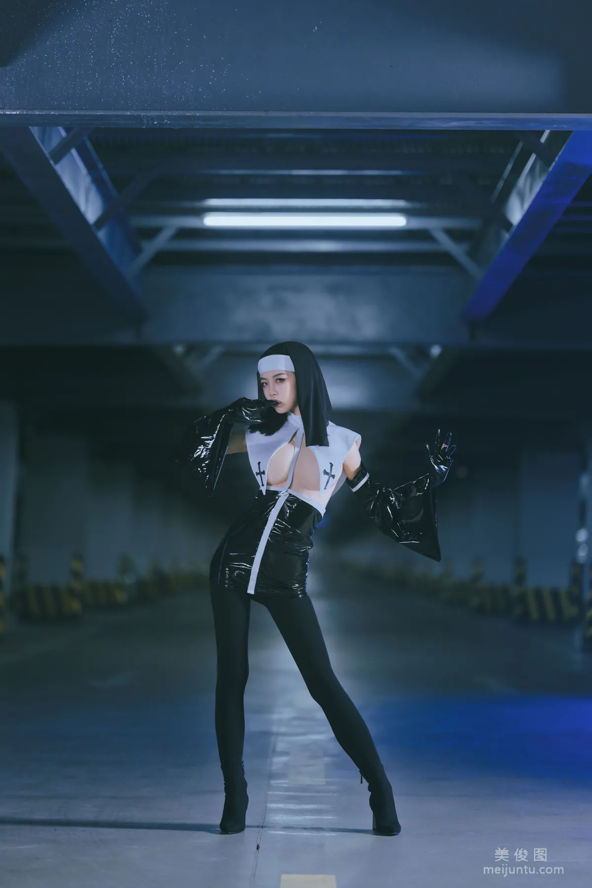 動漫博主水淼aqua 《救贖》 寫真集 10