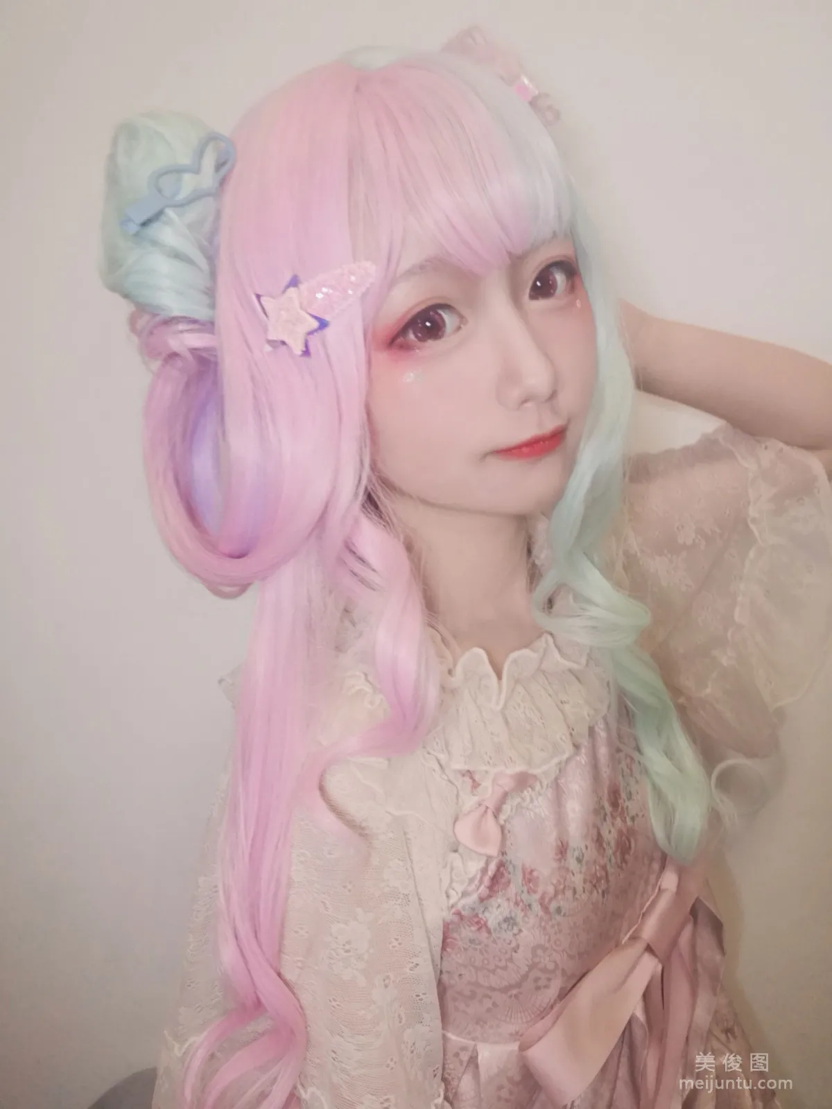 [COS福利] 動漫博主弦音sic 《lolita草莓薄荷冰淇淋》 寫真集 2
