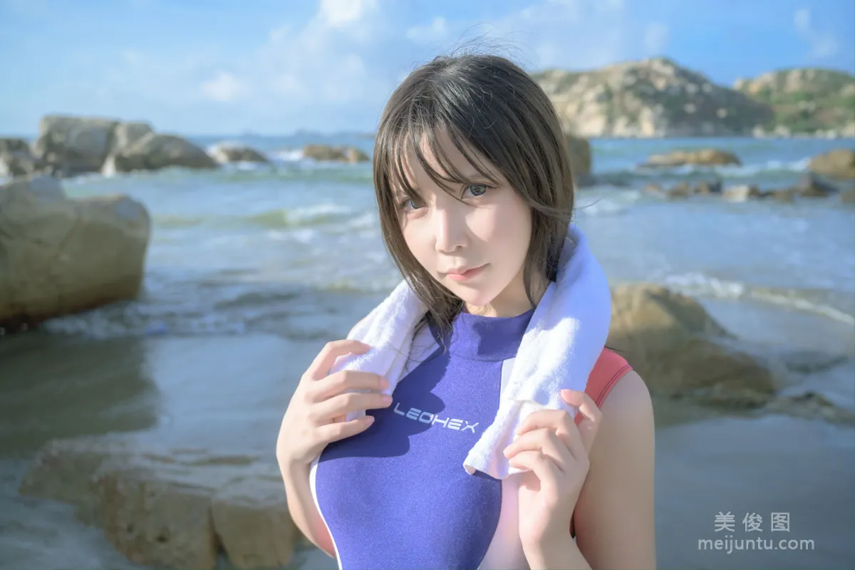 二次元妹子抱走莫子aa 《競技泳衣》 寫真集 28