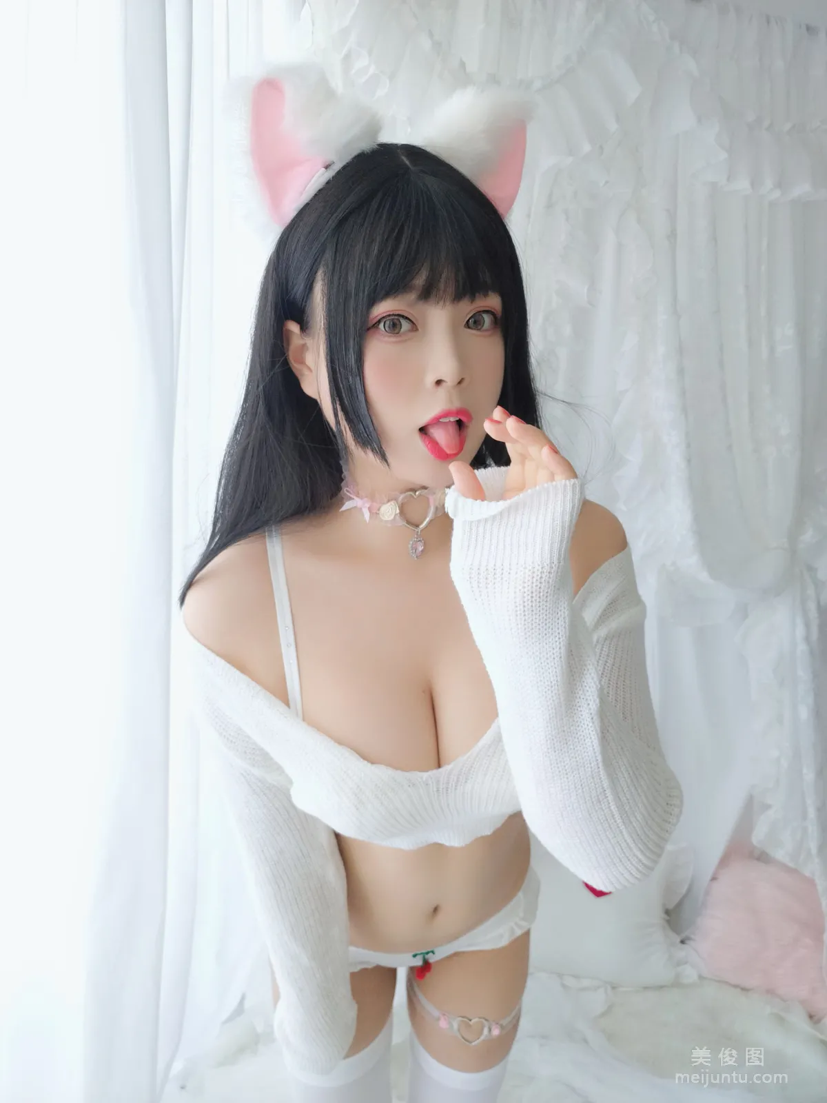 [COS福利] 萌系小姐姐-白烨- 《小奶貓》寫真集 20