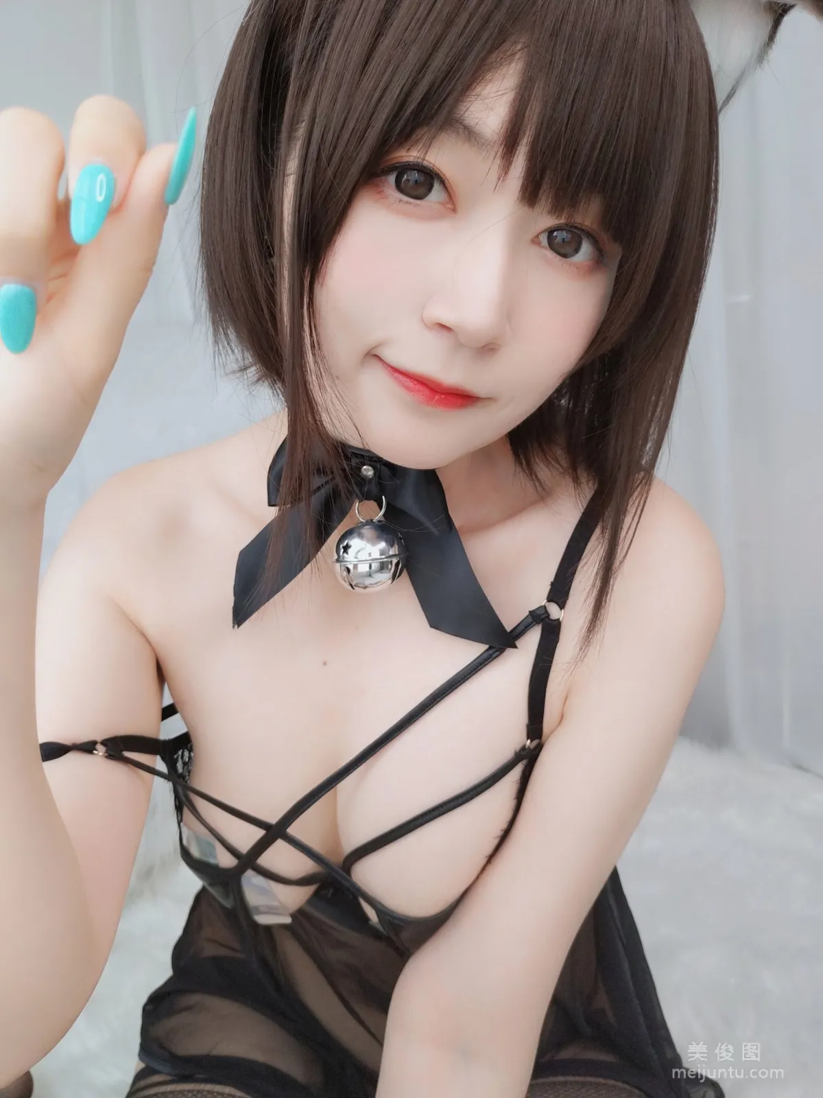 Coser小姐姐白銀 《折耳狗》 寫真集 24