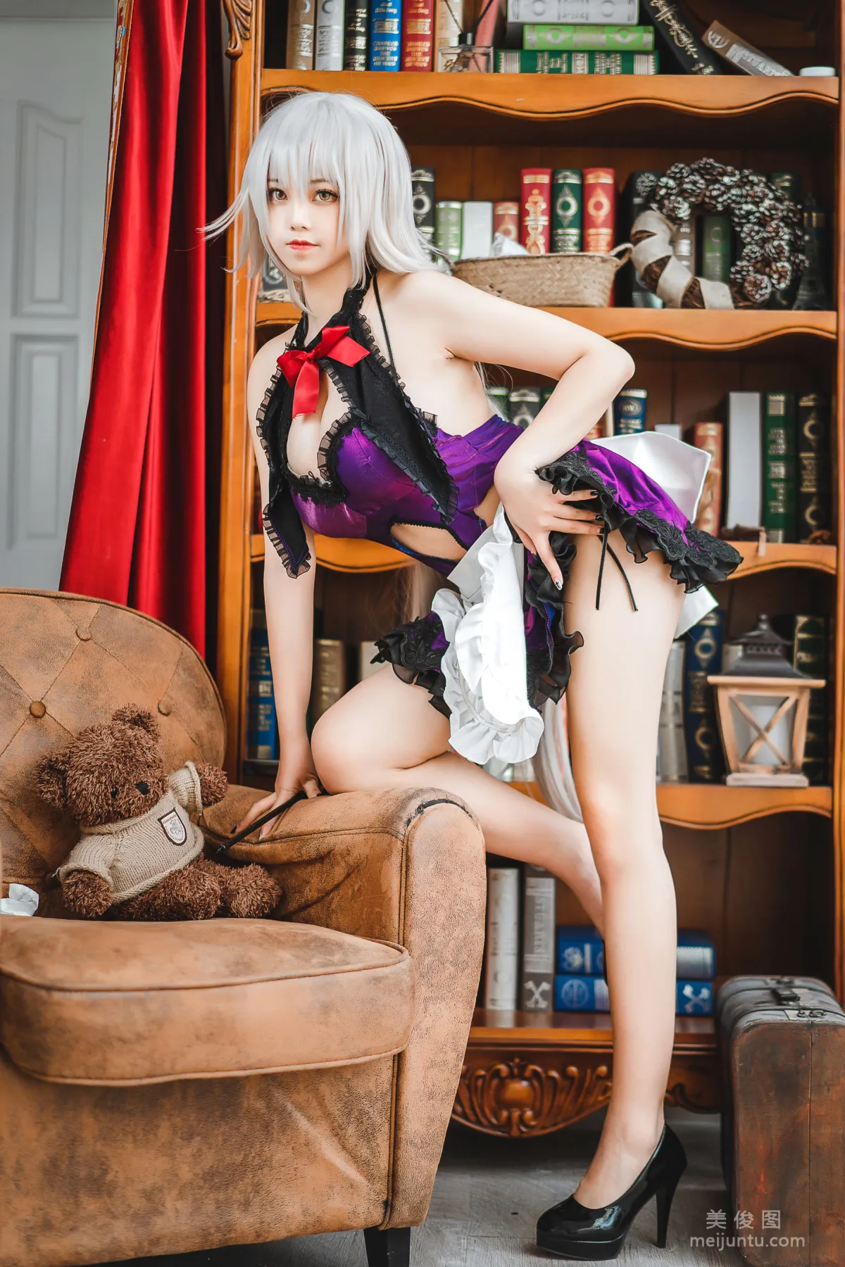 萌系小姐姐蜜汁貓裘 《貞德女仆》寫真集 8