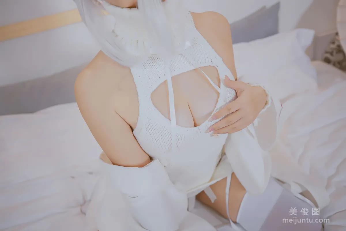 神楽闆真冬 《危険な耳-狼妹&amp;兔娘》 寫真集 73