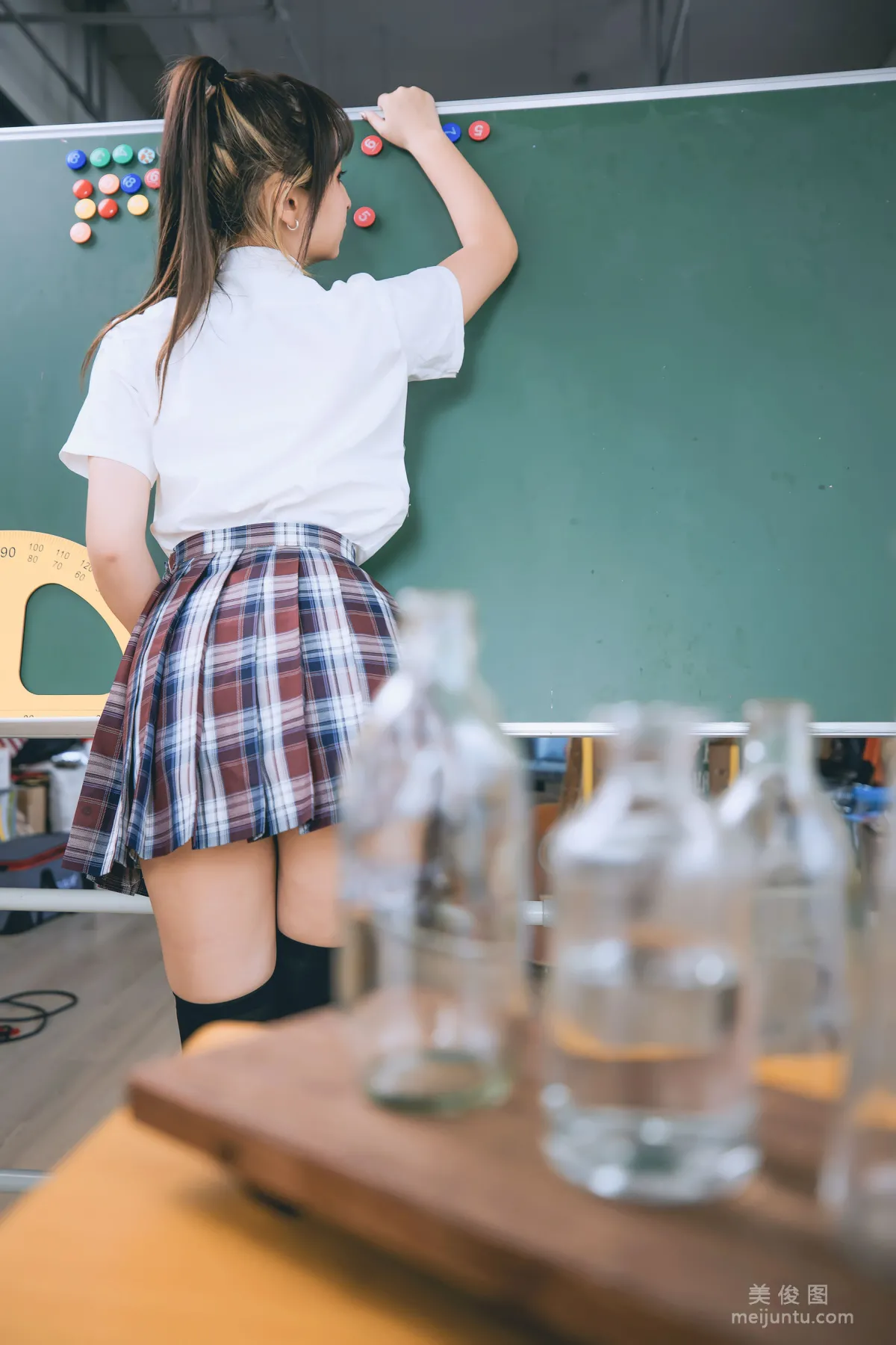 [COS福利] 蘿莉神楽闆真冬《數之歌》 百合教室 寫真集 103