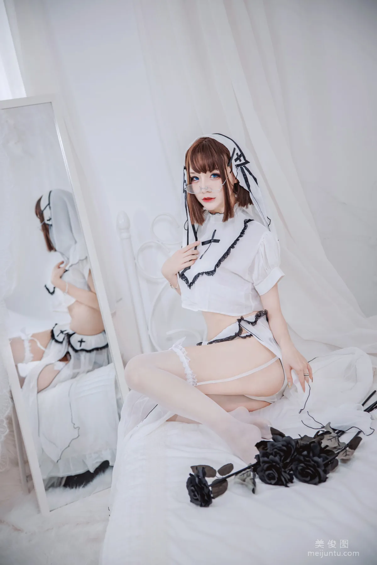 COS妹子仙九Airi 《修女》寫真集 10