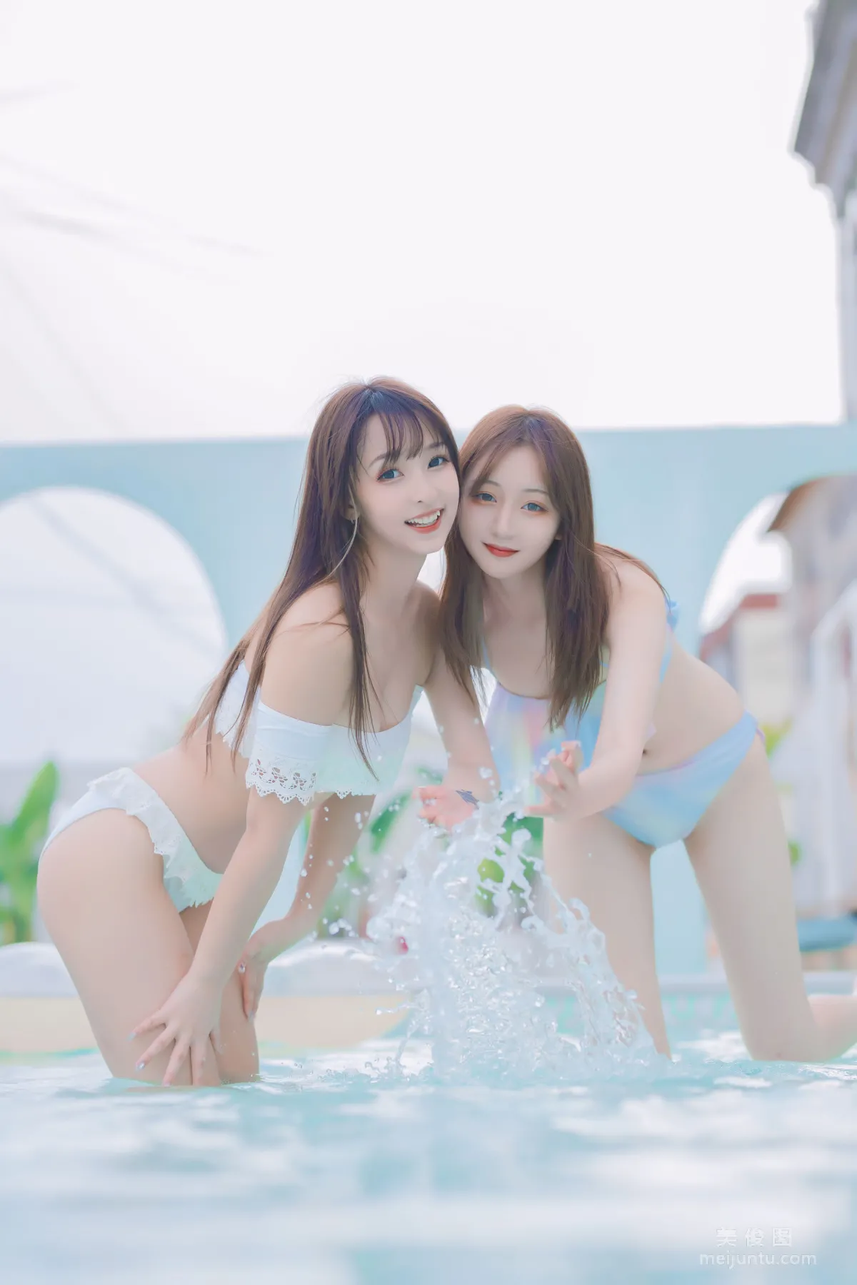 萝莉神楽板真冬 《笑颜水时计-夏日比基尼》 写真集34