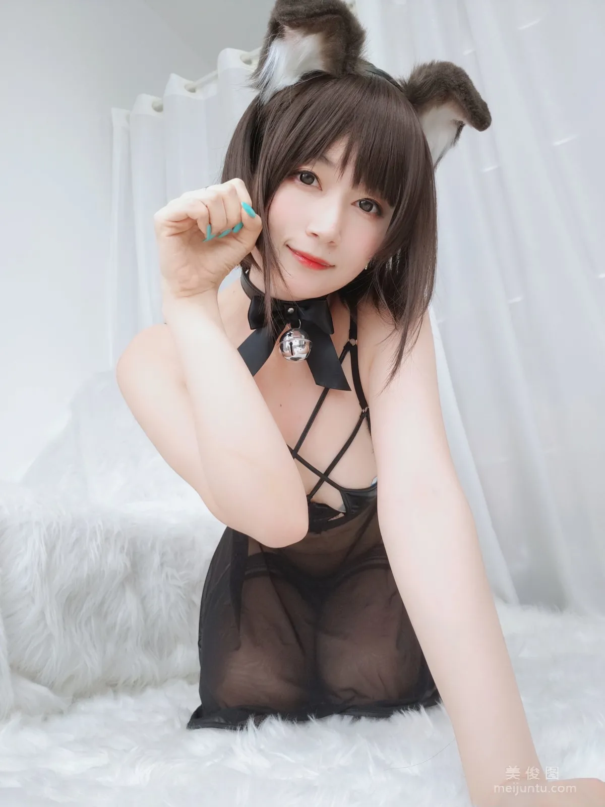 Coser小姐姐白銀 《折耳狗》 寫真集 29