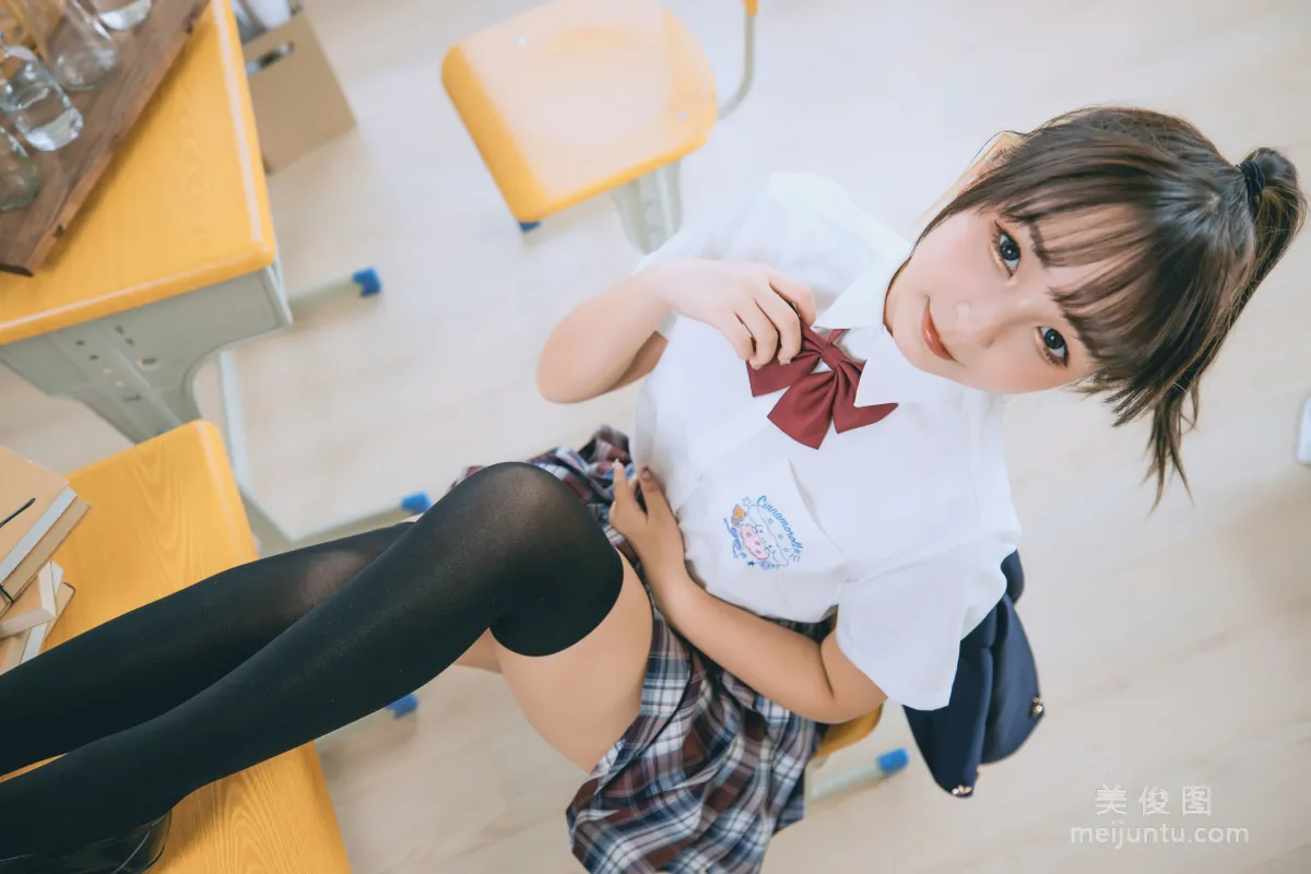 [COS福利] 蘿莉神楽闆真冬《數之歌》 百合教室 寫真集 98