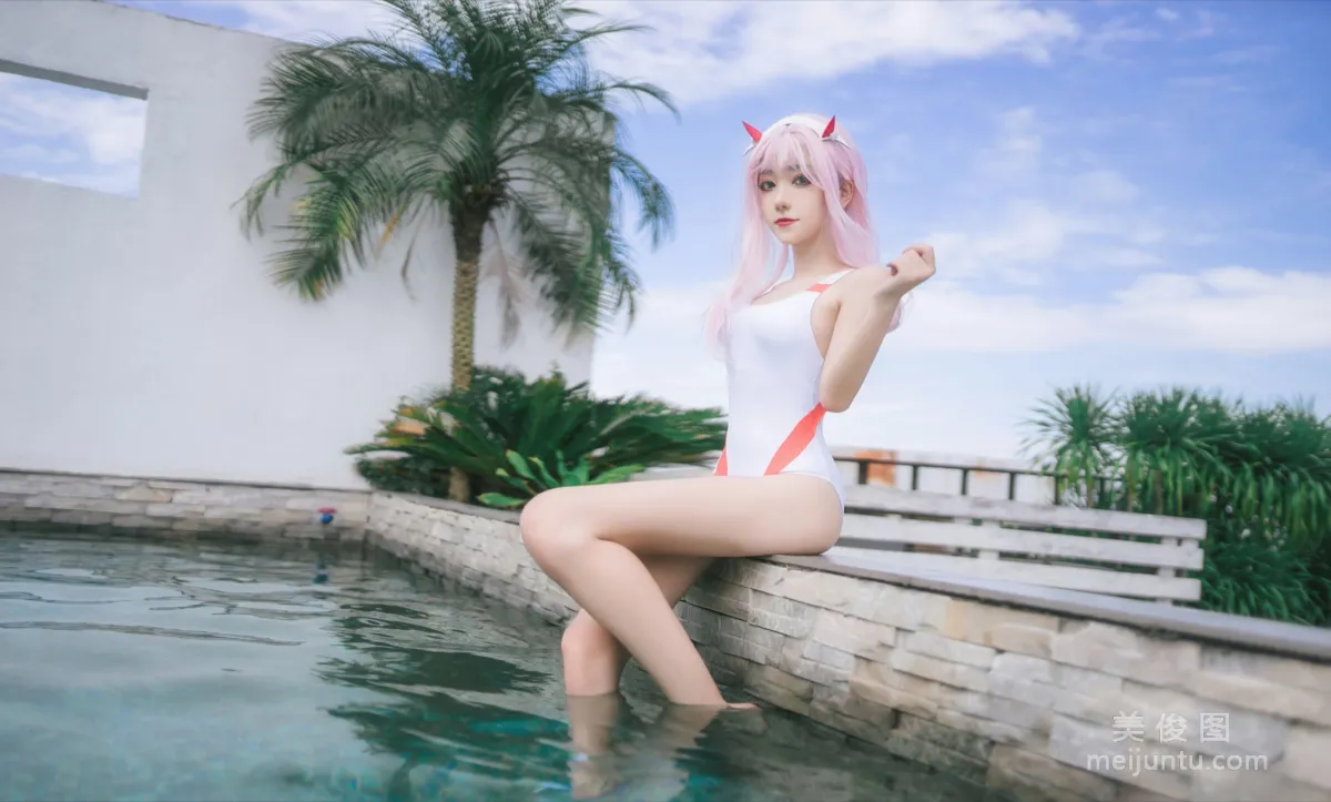 [COS福利] 動漫博主南桃Momoko 《連體泳衣》寫真集 1