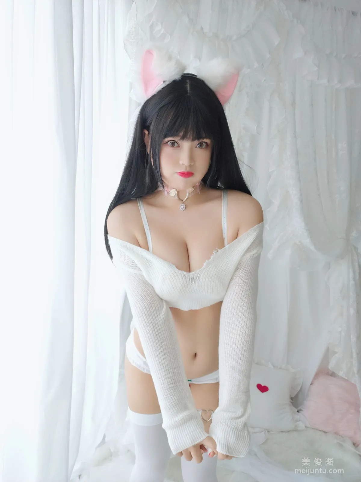 [COS福利] 萌系小姐姐-白烨- 《小奶貓》寫真集 23