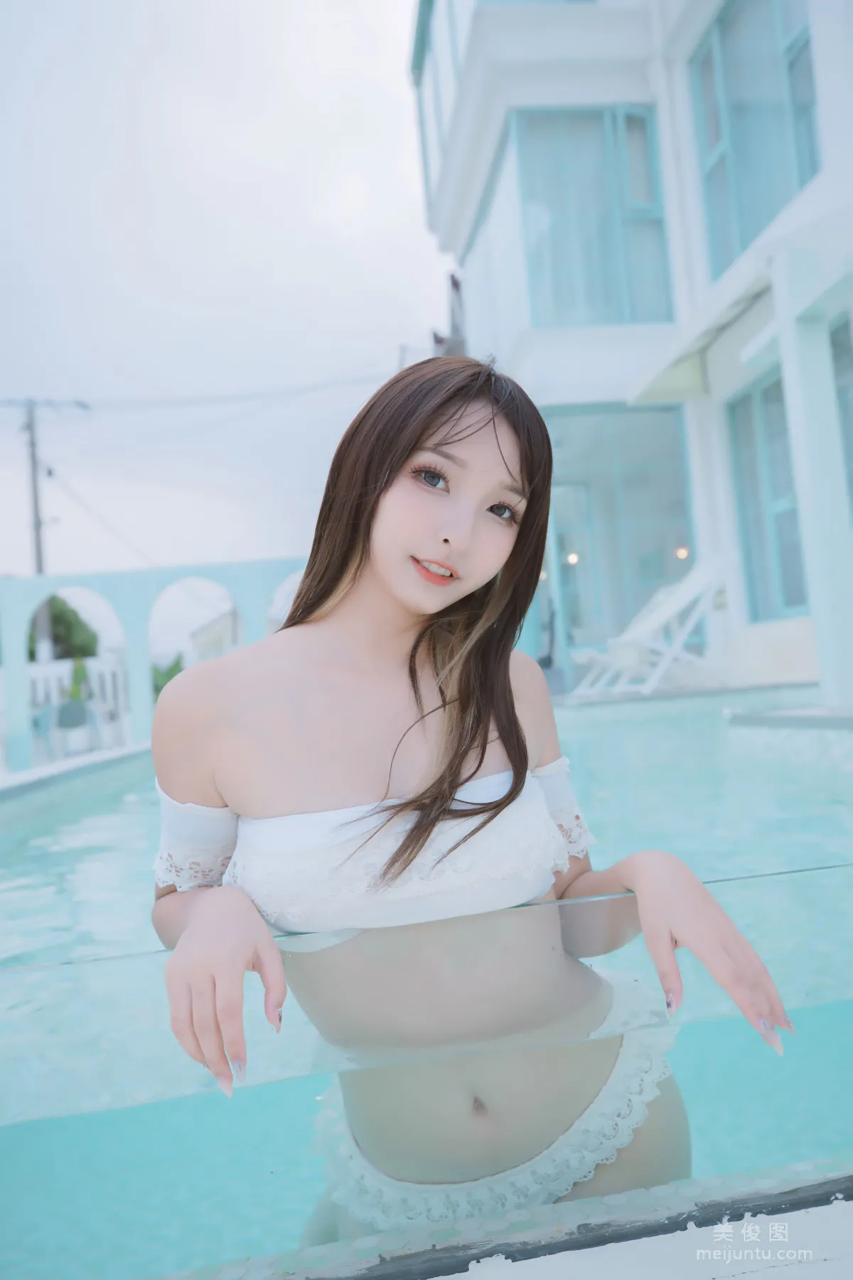 萝莉神楽板真冬 《笑颜水时计-夏日比基尼》 写真集85