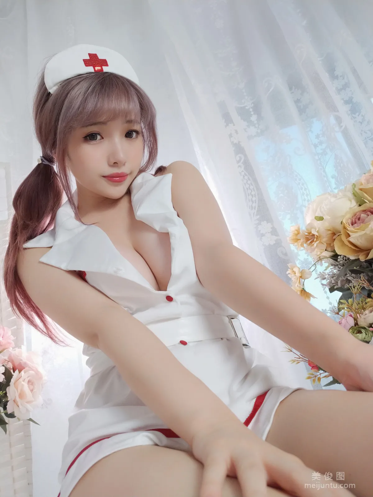 動漫博主雯妹 《護士》 寫真集 17