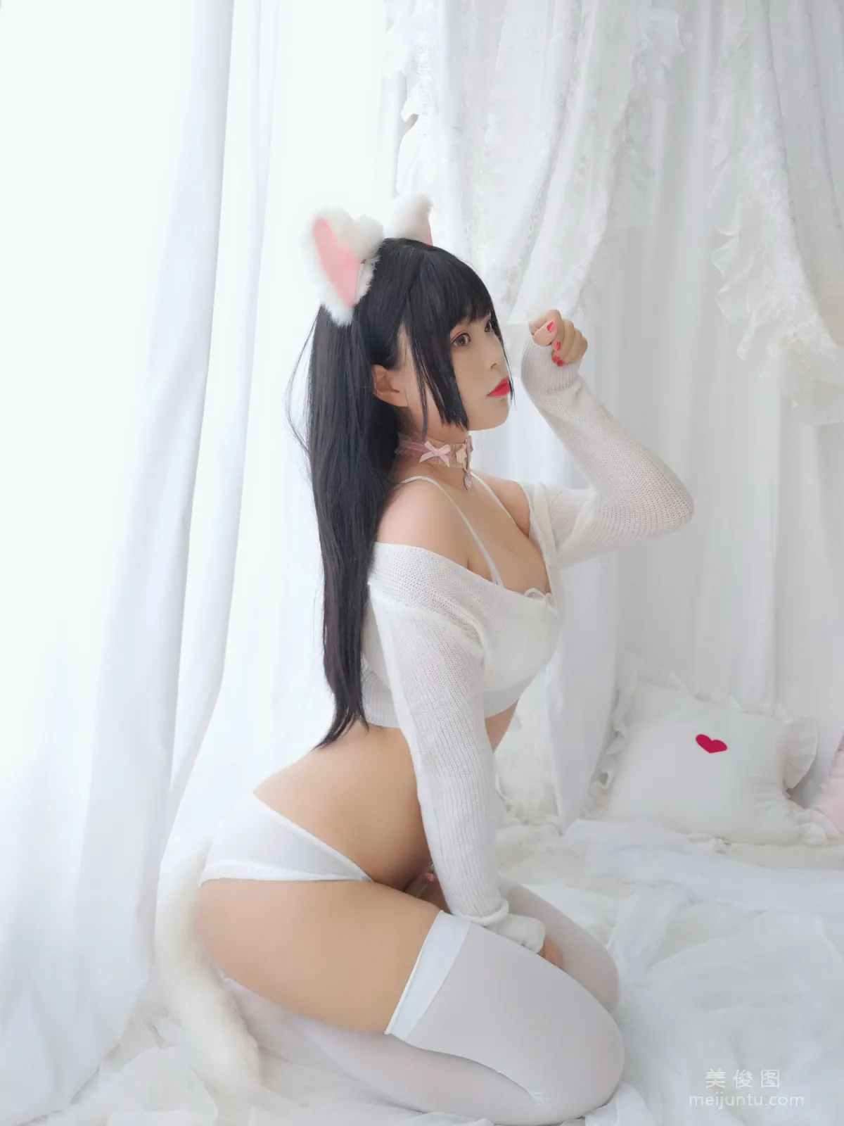 [COS福利] 萌系小姐姐-白烨- 《小奶貓》寫真集 26