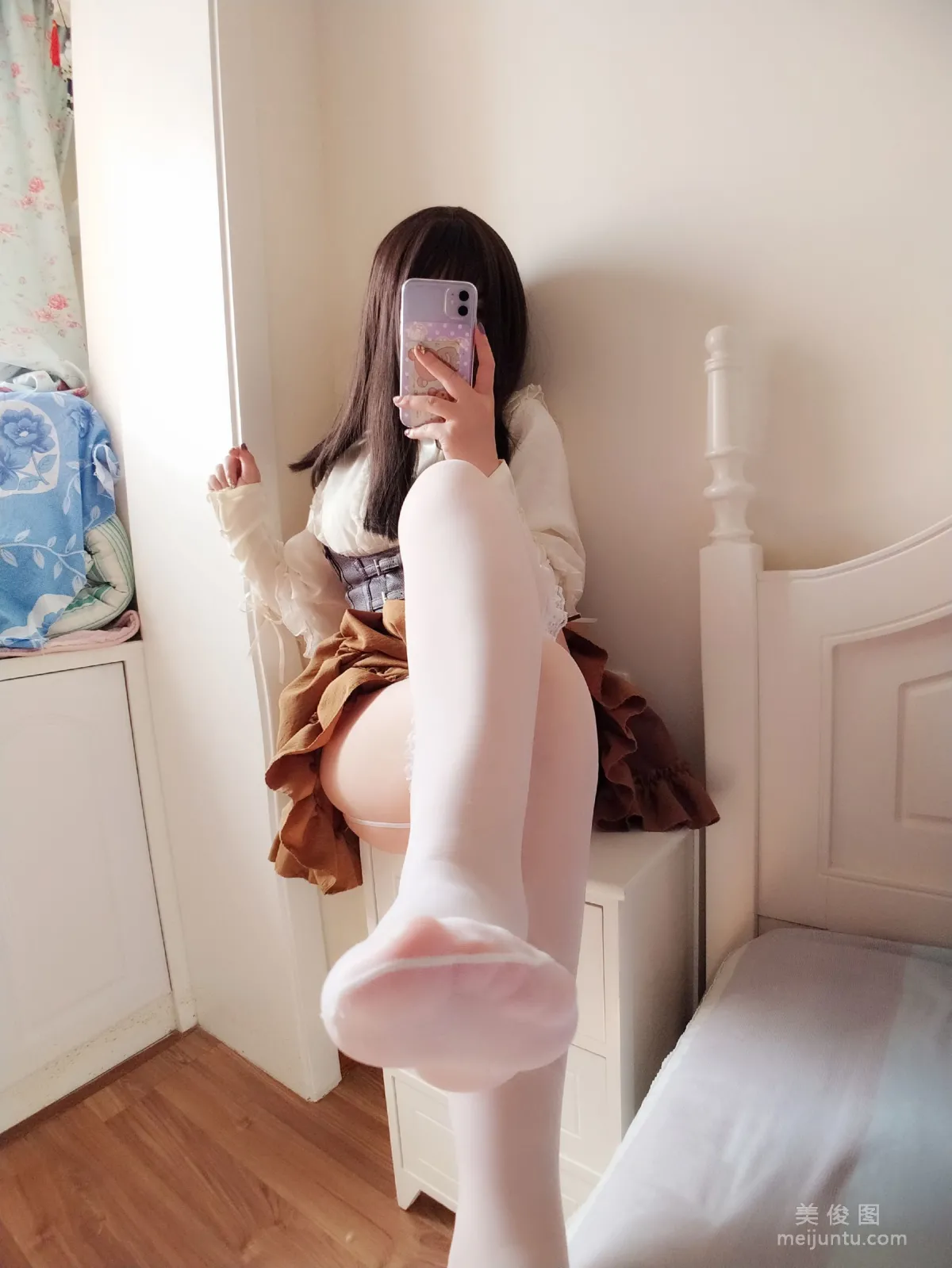 二次元美女古川kagura 《蕾絲長筒吊帶絲襪》 寫真集 26