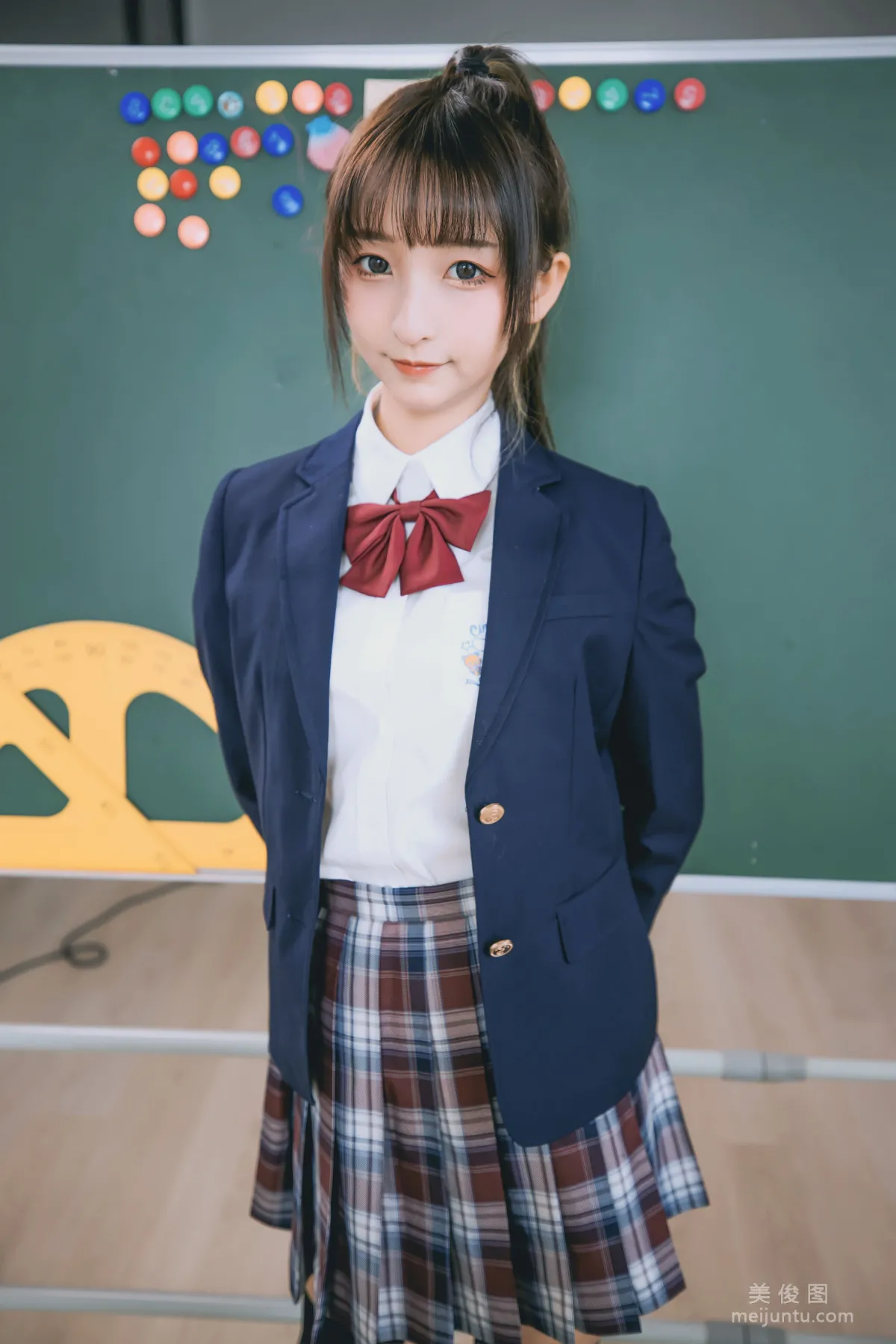 [COS福利] 蘿莉神楽闆真冬《數之歌》 百合教室 寫真集 91
