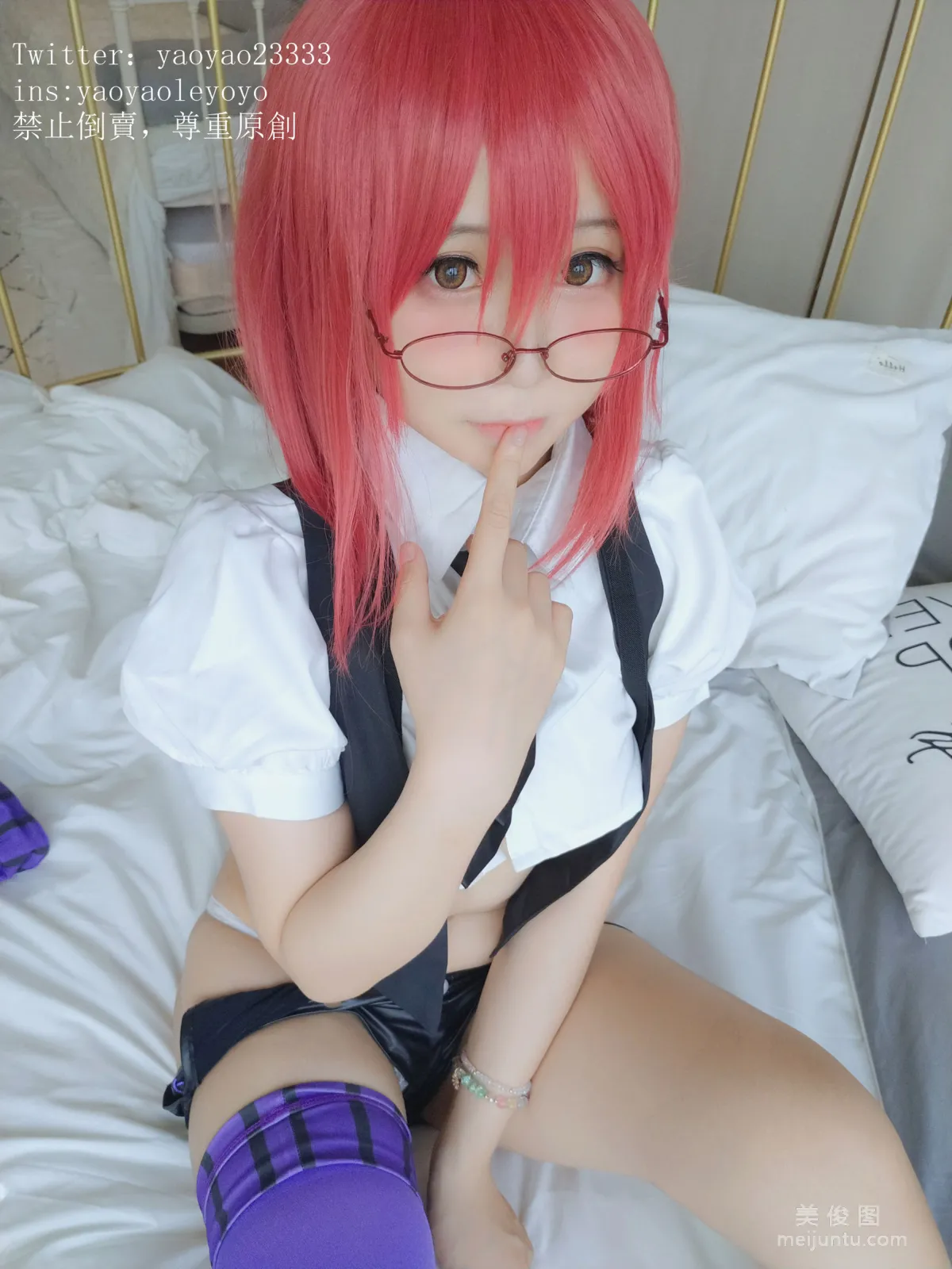 [COS福利] Coser搖搖樂yoyo 《魔女》寫真集 46
