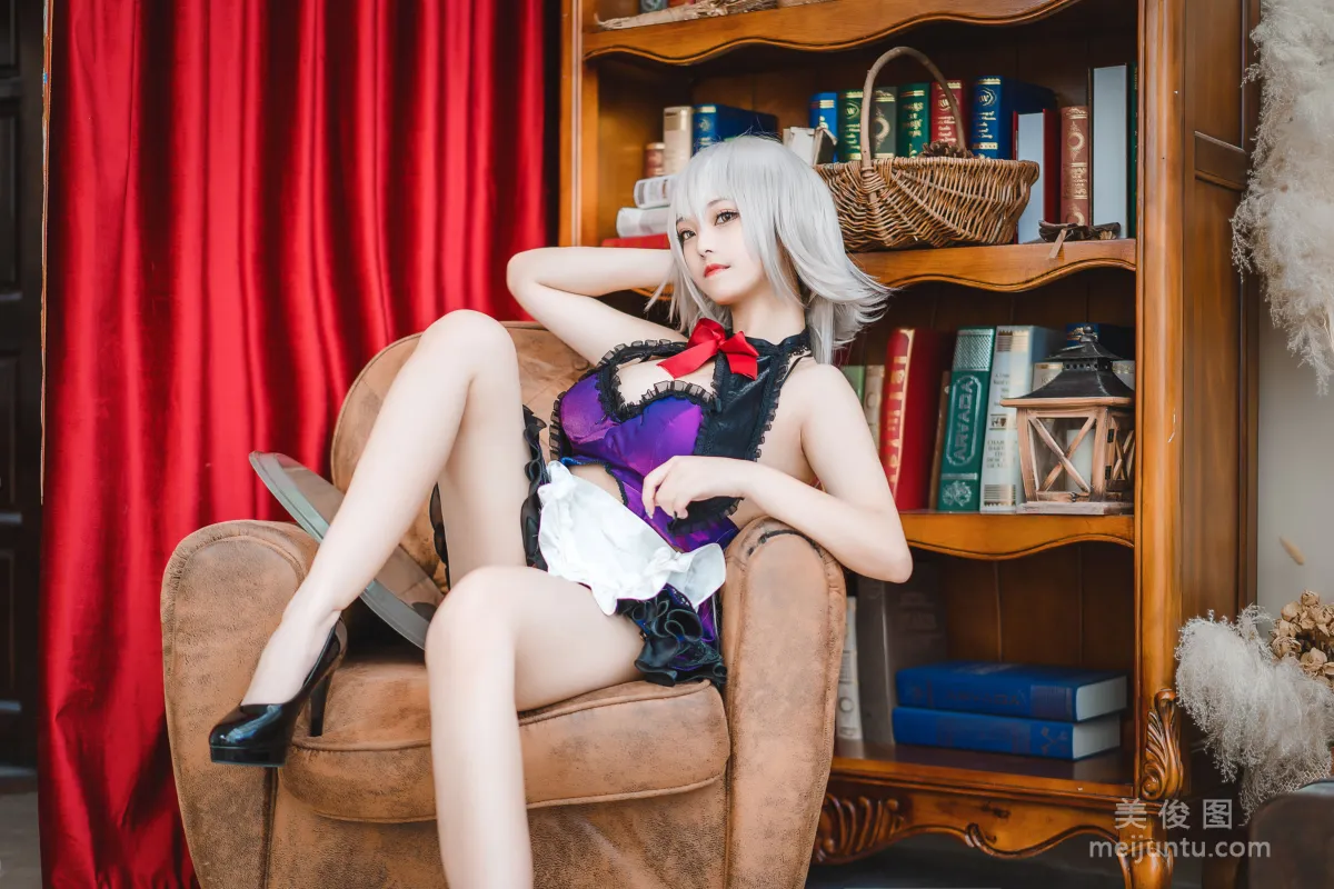 萌系小姐姐蜜汁貓裘 《貞德女仆》寫真集 17