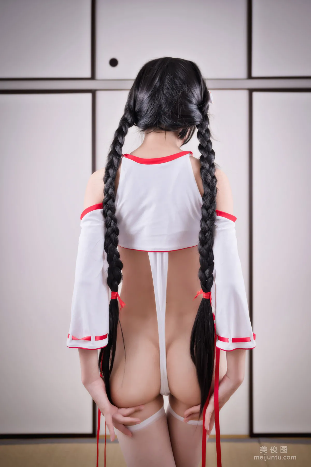 [COS福利] 動漫博主水淼aqua 《巫女》 寫真集 15