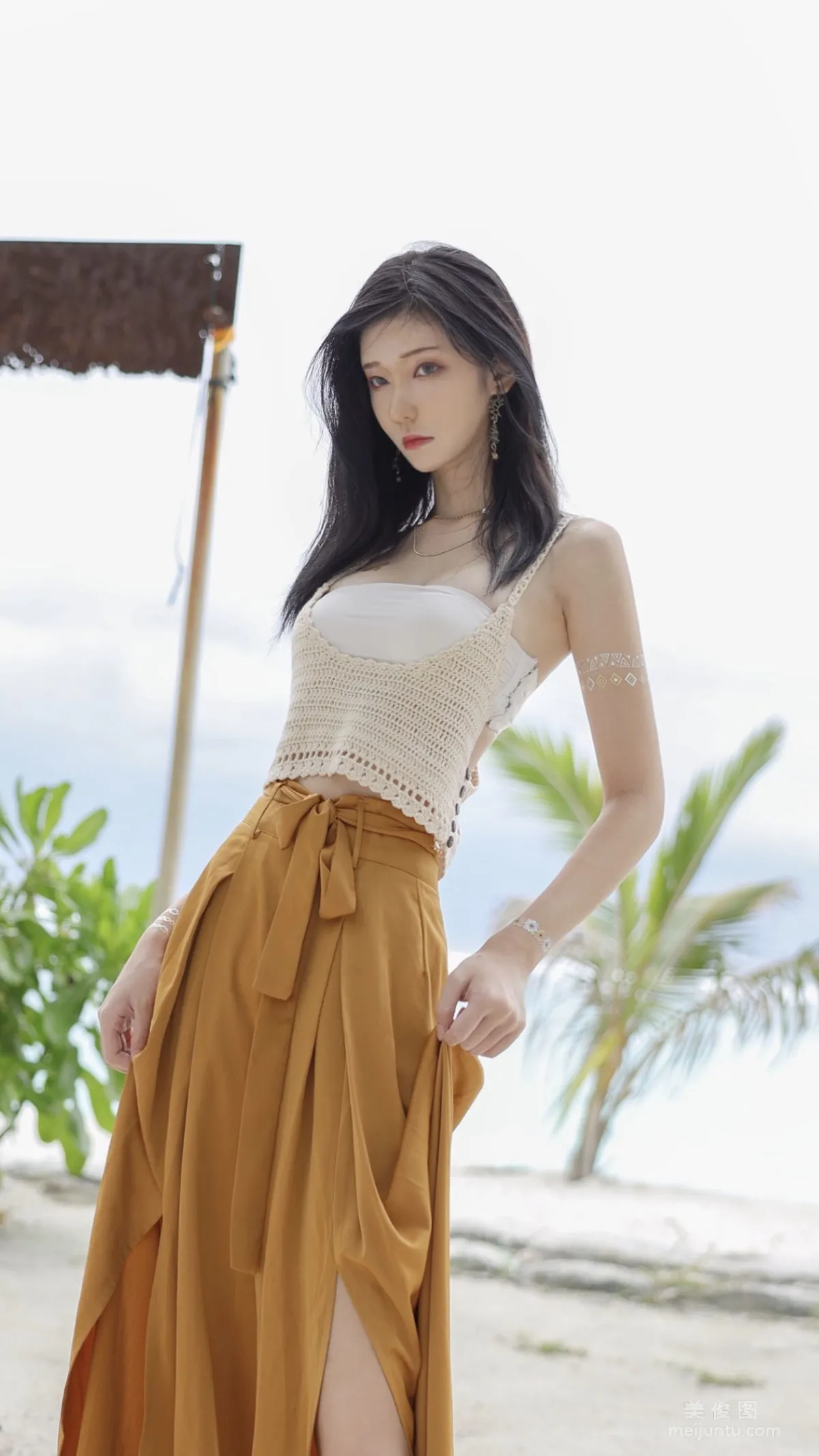 [COS福利] 動漫博主南桃Momoko 《黃褲》寫真集 8
