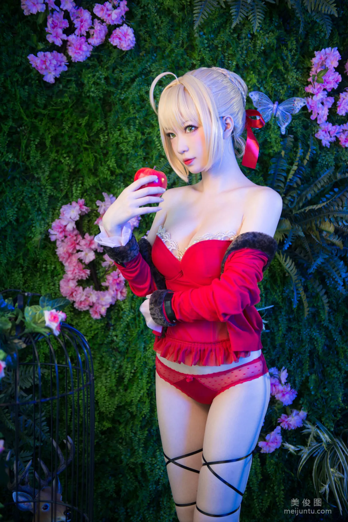 [COS福利] 大胸萌妹妖少you1 《尼祿不夜薔薇》 寫真集 8