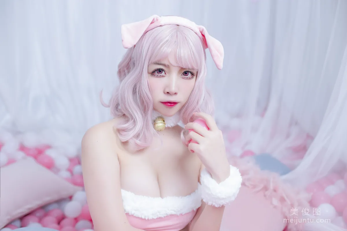 人气Coser二佐Nisa 《私房粉猪》 写真集17