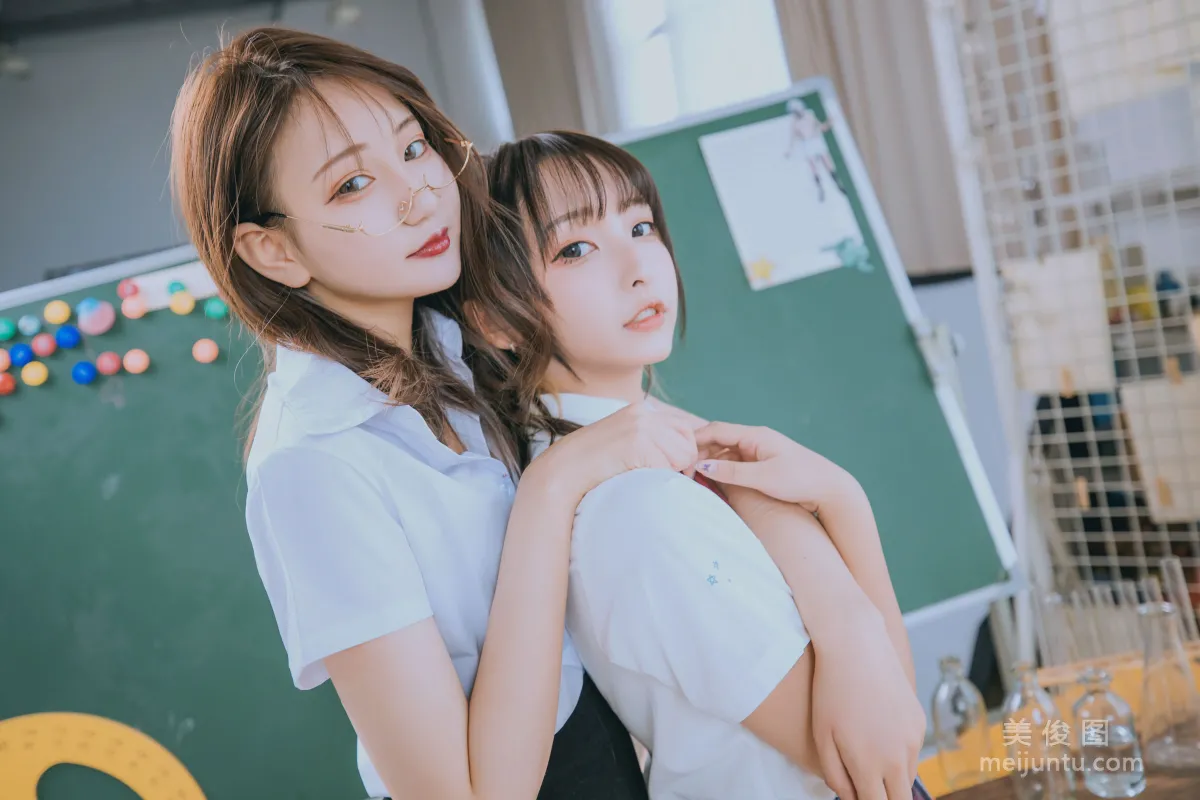 [COS福利] 蘿莉神楽闆真冬《數之歌》 百合教室 寫真集 34