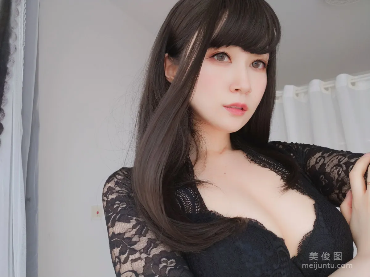 Coser小姐姐白銀 《蕾絲OL》 寫真集 59