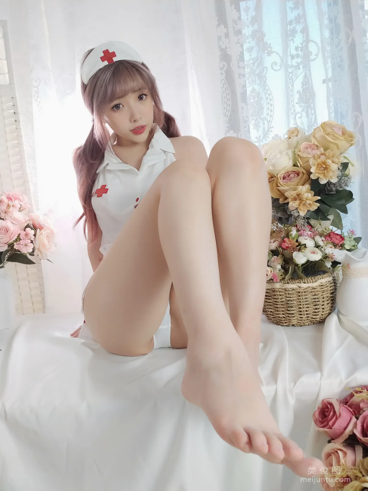 动漫博主雯妹 《护士》 写真集5