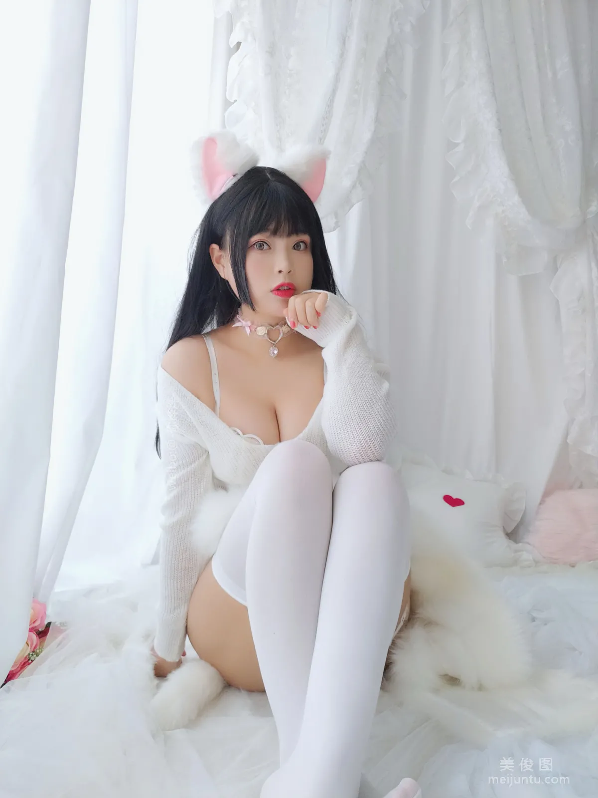 [COS福利] 萌系小姐姐-白烨- 《小奶貓》寫真集 48