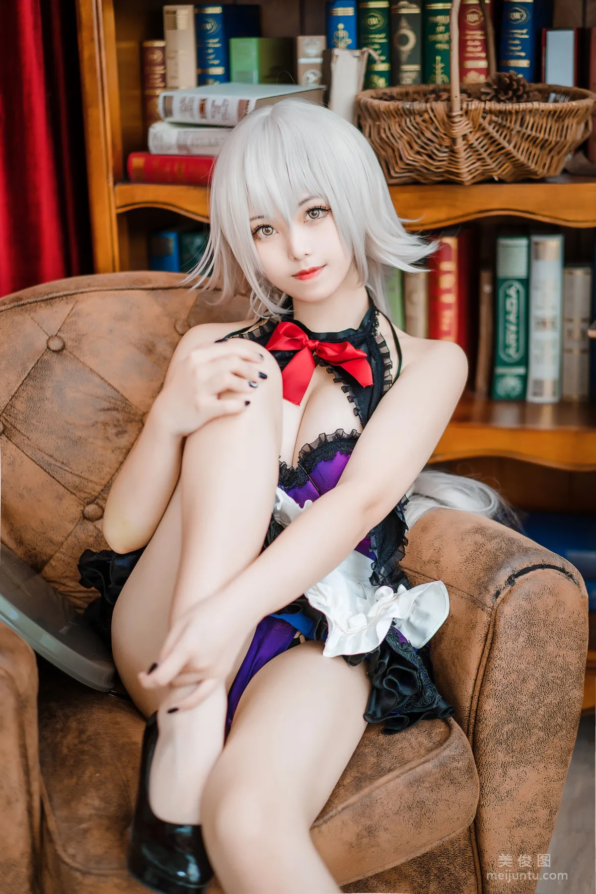 萌系小姐姐蜜汁貓裘 《貞德女仆》寫真集 19