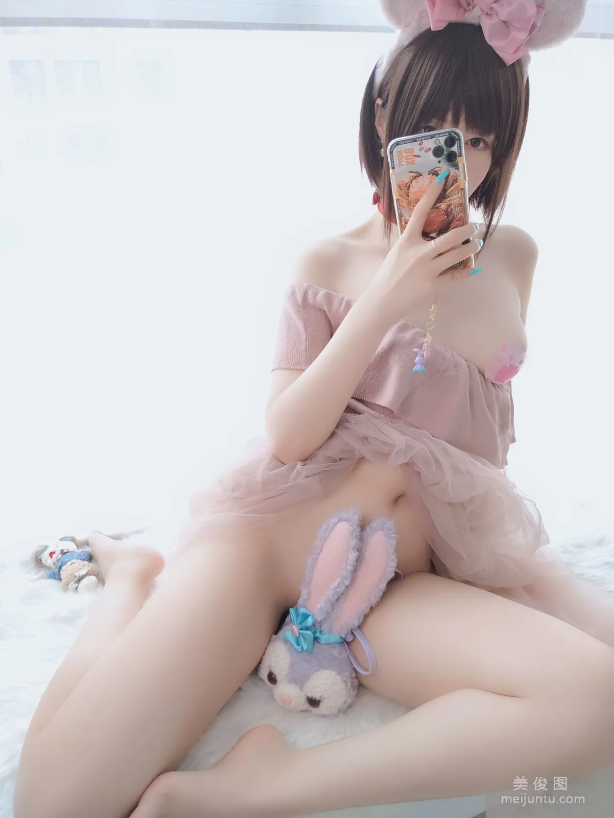Coser小姐姐白銀 《小豬佩奇》寫真集 50