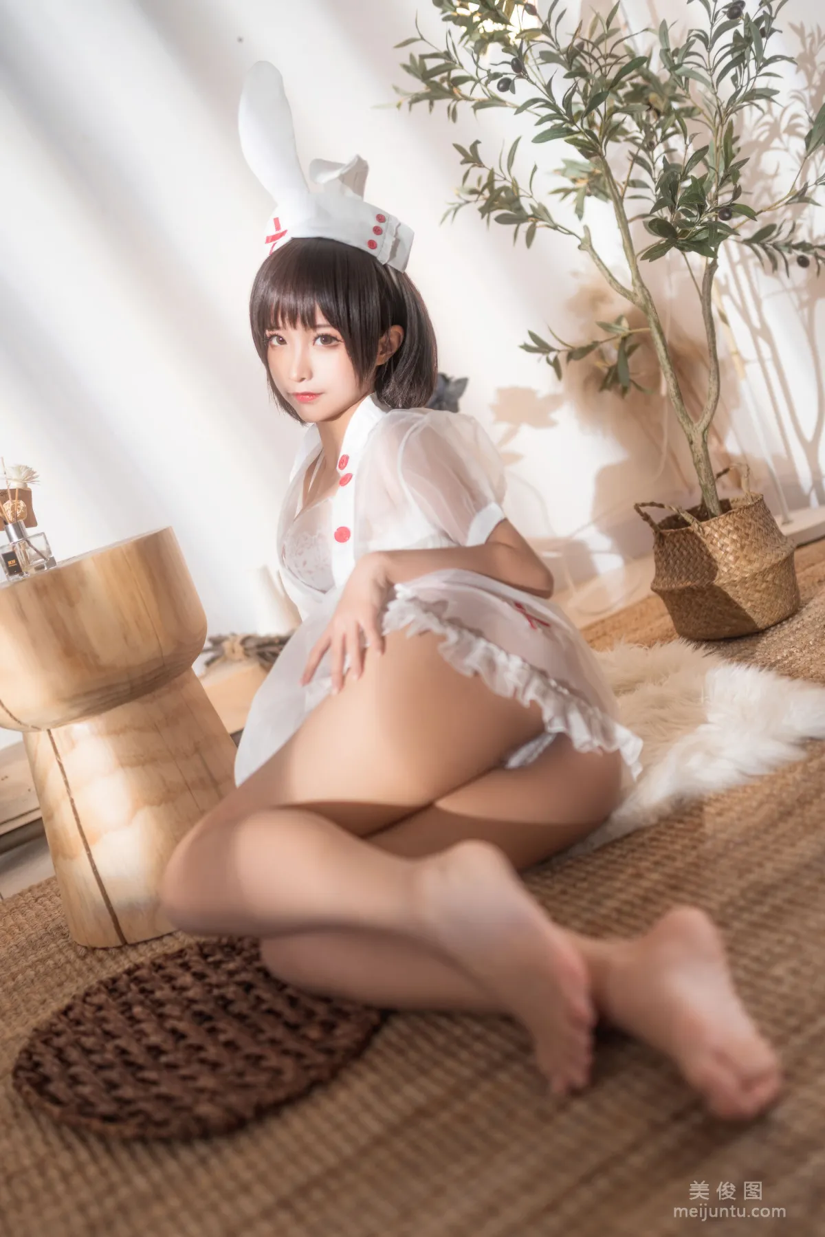 [COS福利] 動漫博主蠢沫沫 《透明護士》 寫真集 19