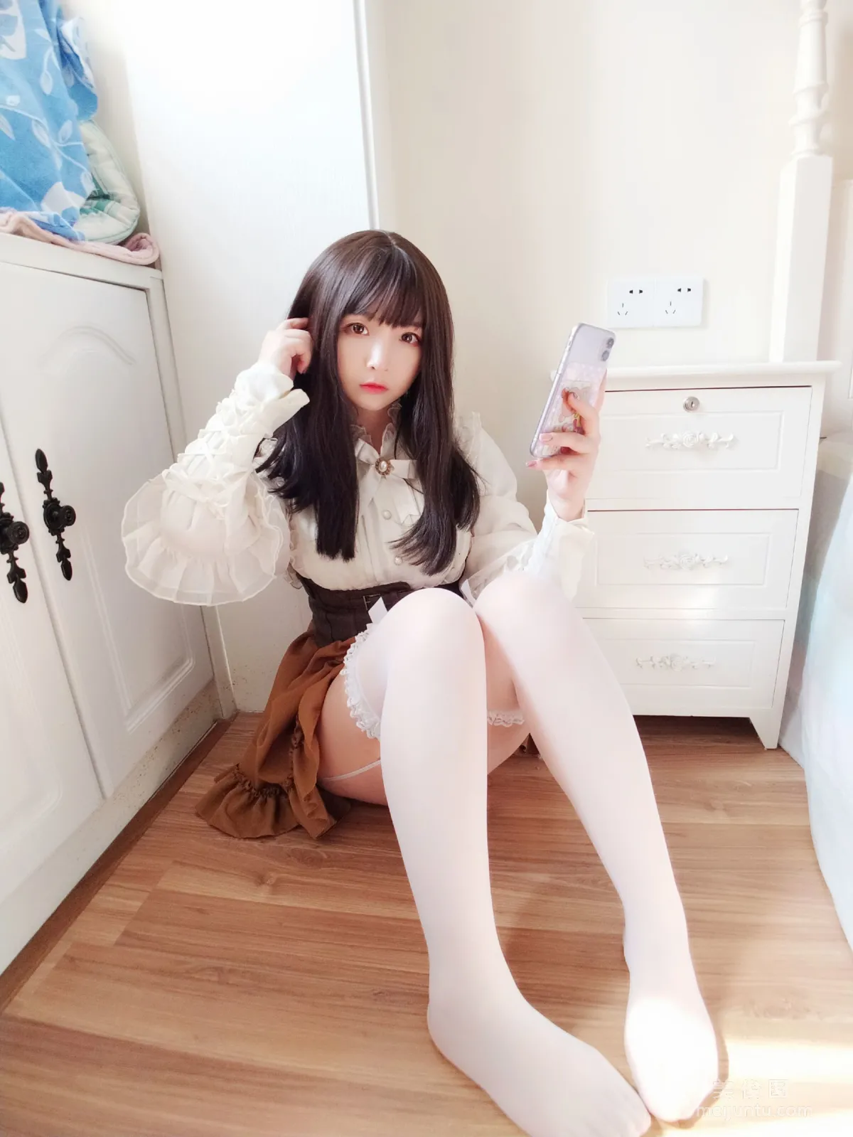 二次元美女古川kagura 《蕾絲長筒吊帶絲襪》 寫真集 36