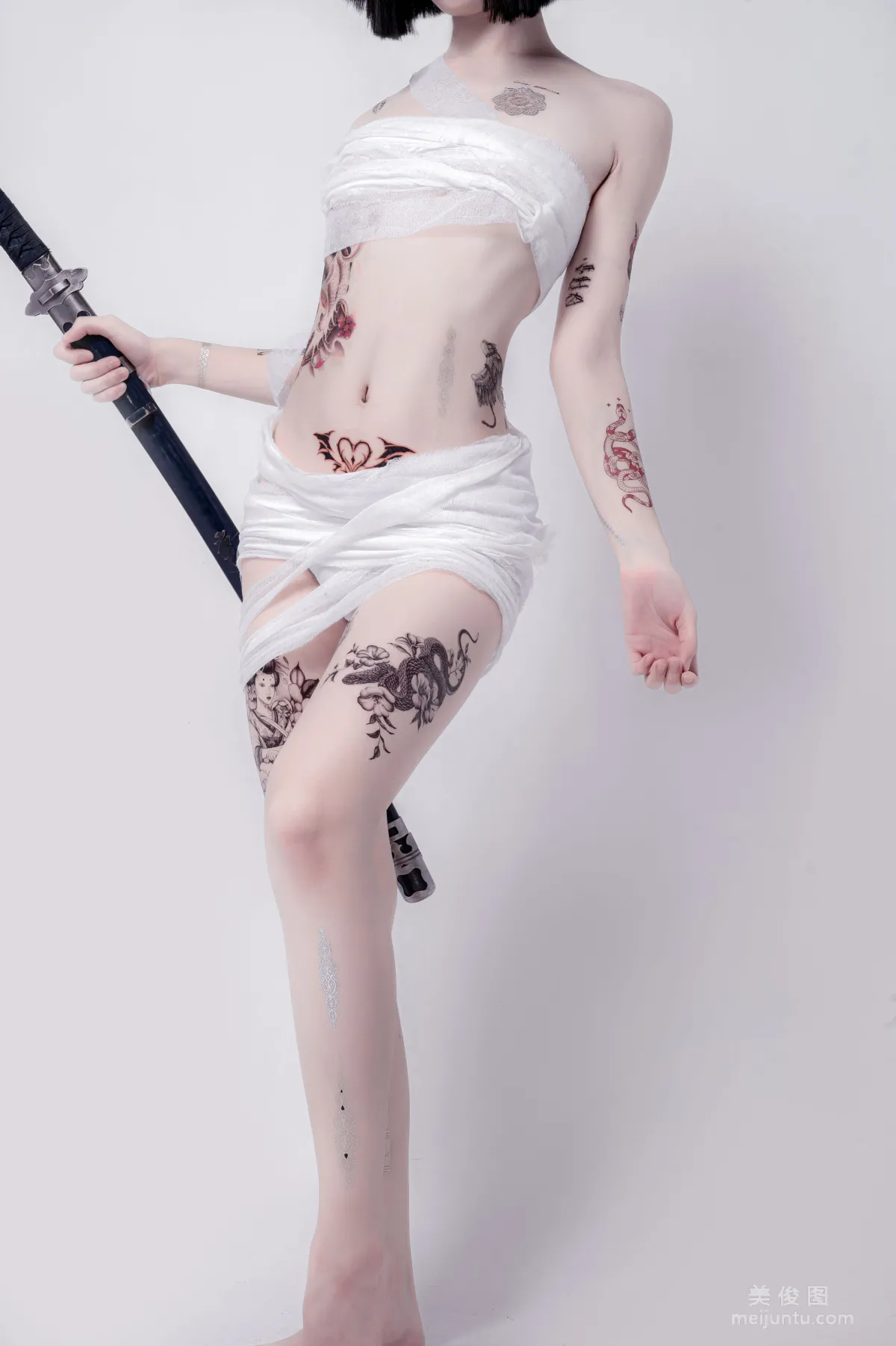 [COS福利] 動漫博主阮邑_Fairy 《綁帶和武士》 寫真集 34