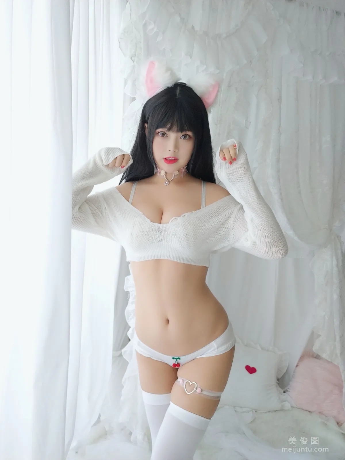 [COS福利] 萌系小姐姐-白烨- 《小奶貓》寫真集 13
