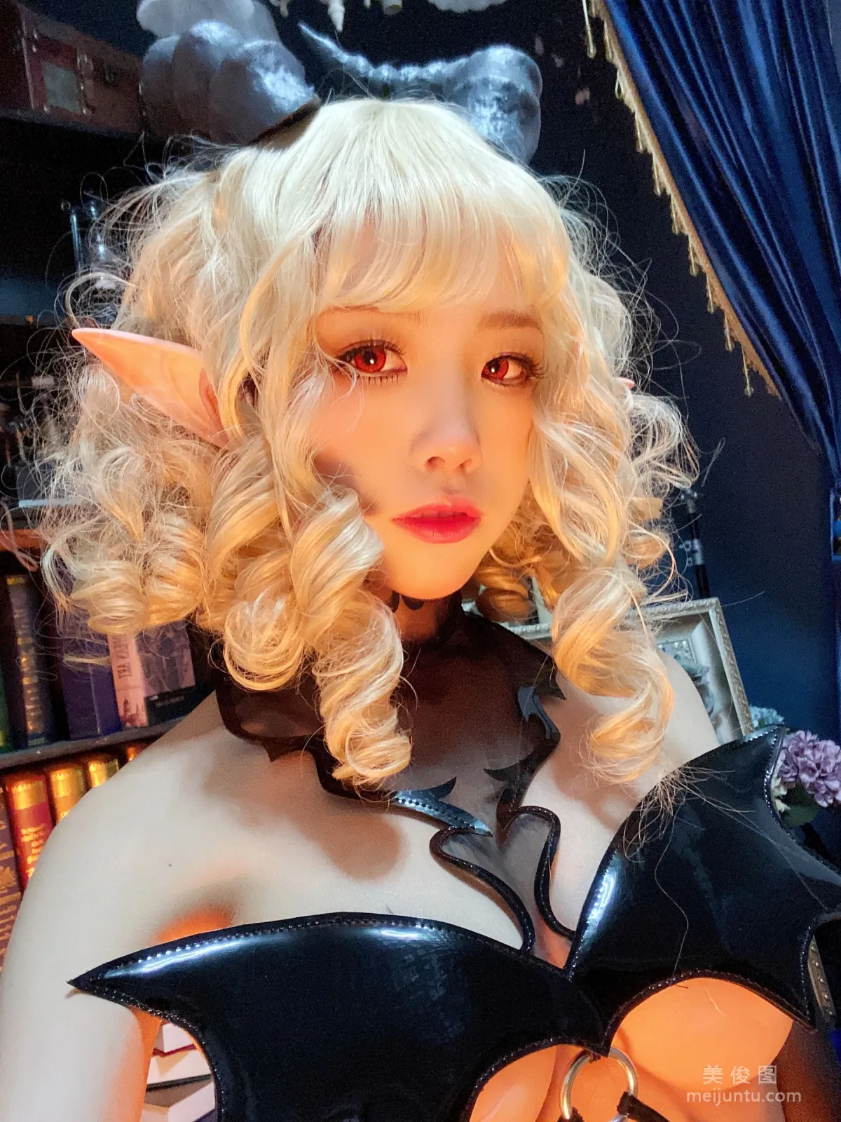 [COS福利] 動漫博主水淼aqua 《魅魔》 寫真集 8