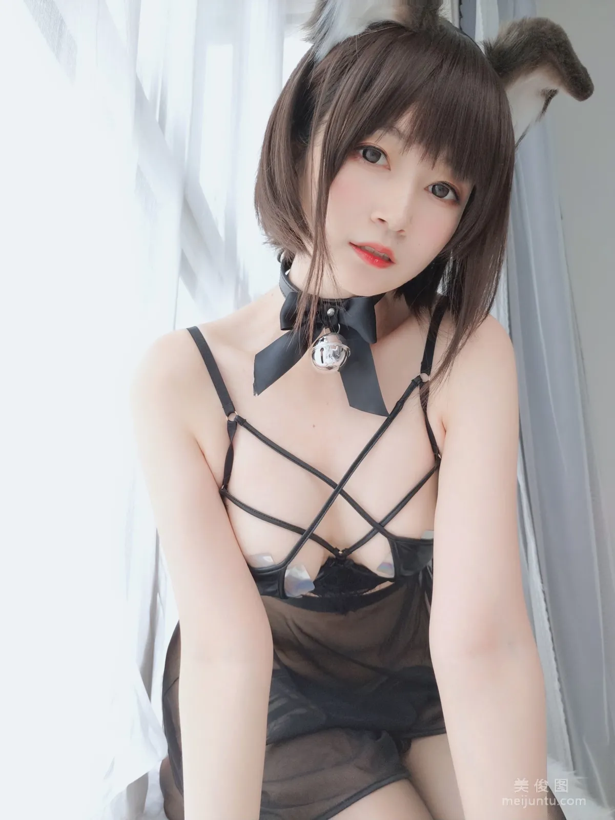 Coser小姐姐白銀 《折耳狗》 寫真集 40