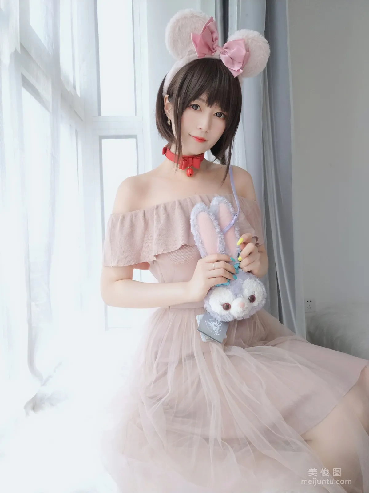 Coser小姐姐白銀 《小豬佩奇》寫真集 5