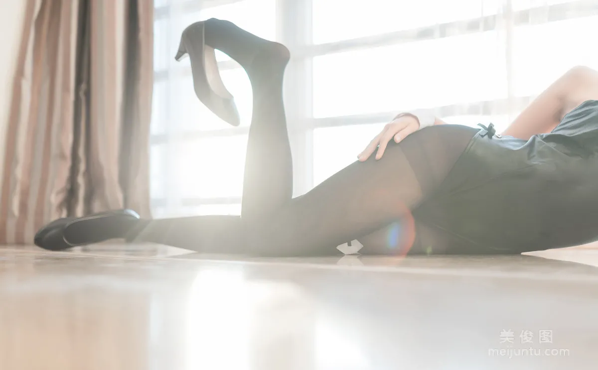 萌系小姐姐木綿綿OwO 《蕾姆兔女郎》 寫真集 27
