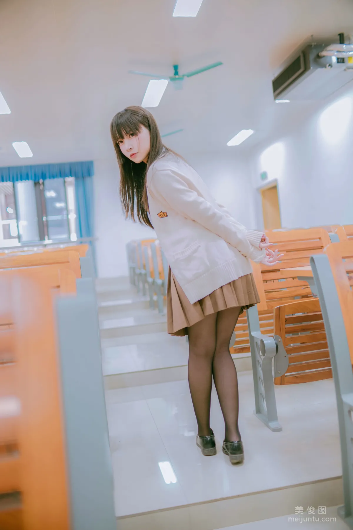 [COS福利] 人氣Coser二佐Nisa 《JK學院風》 寫真集 2