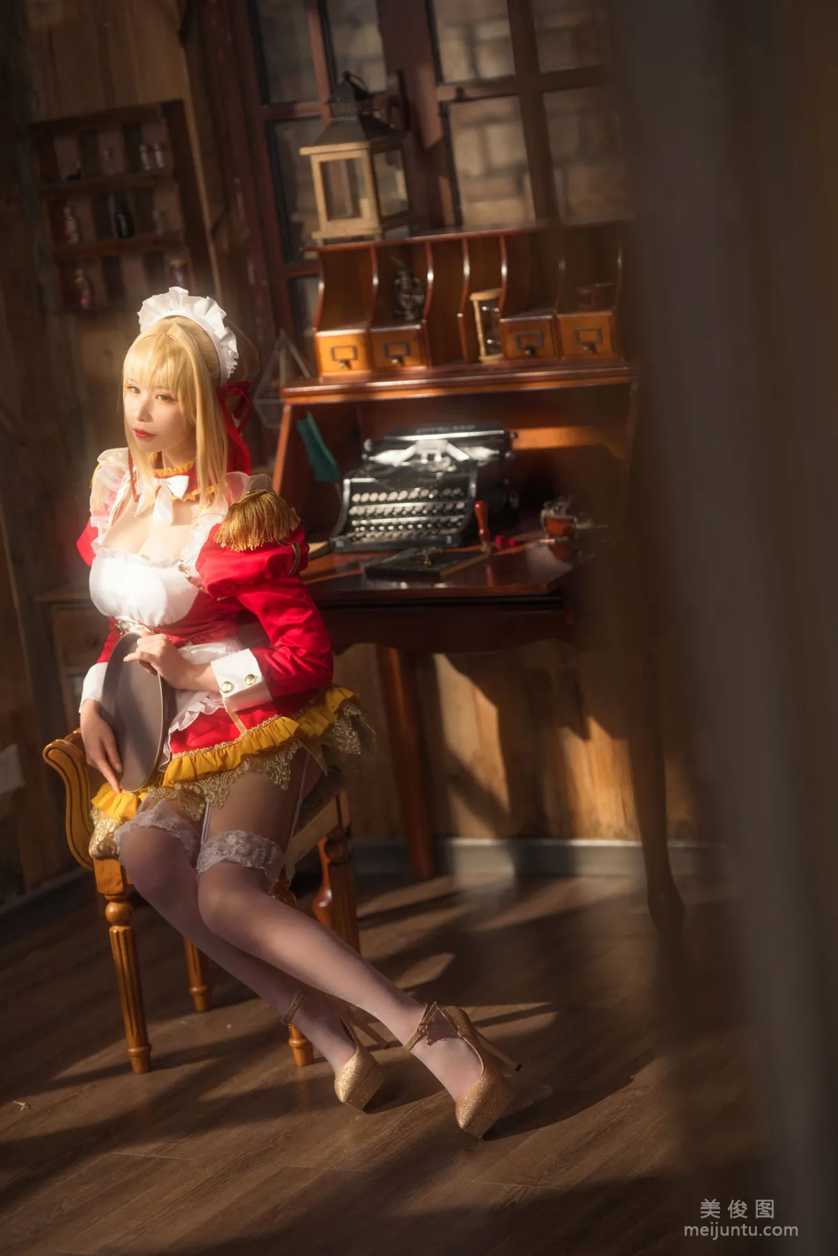 [COS福利] 爱老师_PhD《尼禄YD女仆》 写真集18