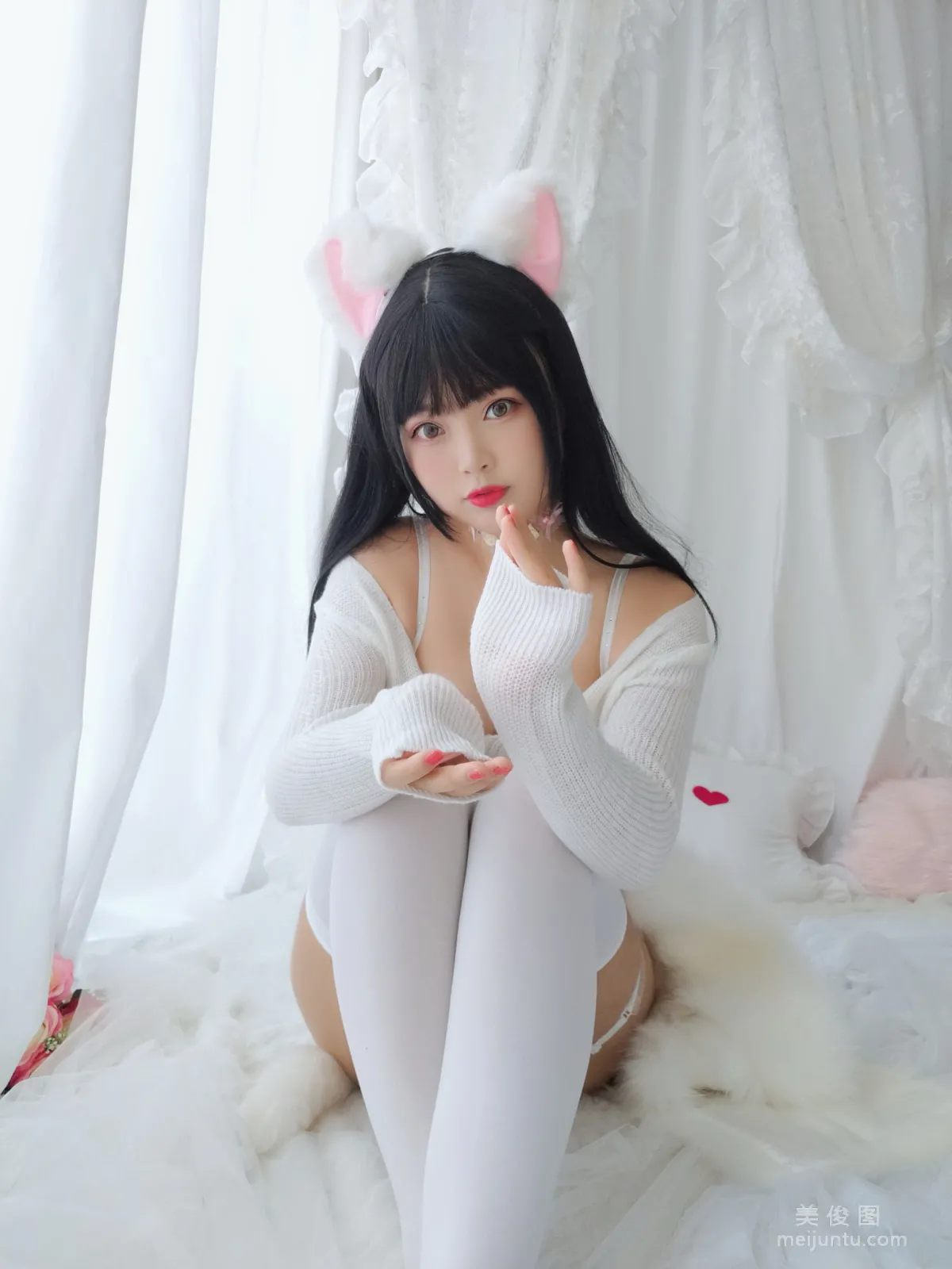 [COS福利] 萌系小姐姐-白烨- 《小奶貓》寫真集 50