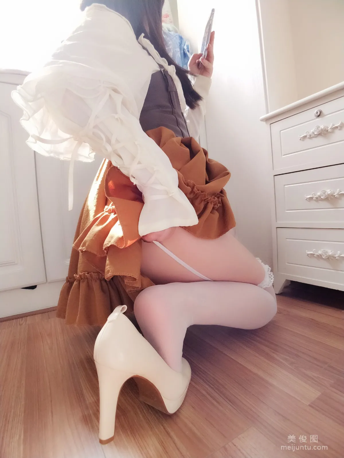 二次元美女古川kagura 《蕾絲長筒吊帶絲襪》 寫真集 10